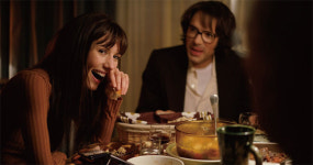 사라는 희생한걸까 남편을 이용한걸까 ‘미스터 앤 미세스 아델만’