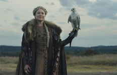 [할리우드 통신]  전설의 여왕이 된 덴마크 슈퍼스타 트리네 디르홀름