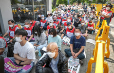 용산 집무실로 시위대 몰려간다