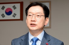 김경수 가석방 원치 않아, MB 들러리 되지 않겠다