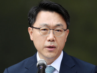 김진욱 공수처장, 시무식때 찬송가 부르며 울어...불교계 "사퇴하라"