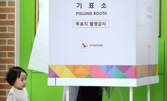지난 총선보다 낮았던 오전 투표율, 오후 1시 3.4%p↑ 역전