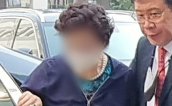 법무부, 대통령 장모 만장일치로 가석방 적격 판단