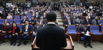 특검에 울먹인 권성동 