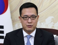 한화그룹 삼형제 승계 구도 가속화…김동선 부사장 시험대