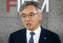 박원순 성추행 피해자 특정한 정철승 변호사, 징역 1년 선고