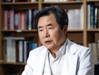 출산율 반등, 축포 터뜨릴때 아니다...산부인과 의사들이 경고하는 이유