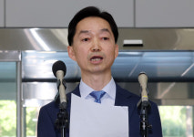 靑, 김지용 중수청장 후보 이례적 추가 검증…