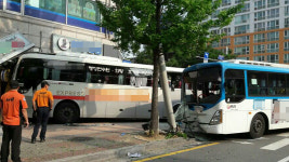 고양 덕양구 사거리서 고속버스-마을버스 추돌