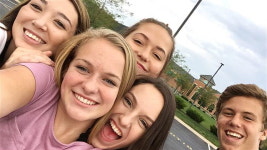 [뉴스pick] 넌 대단해 슬픔에 잠긴 학교에 퍼진 치유의 메시지