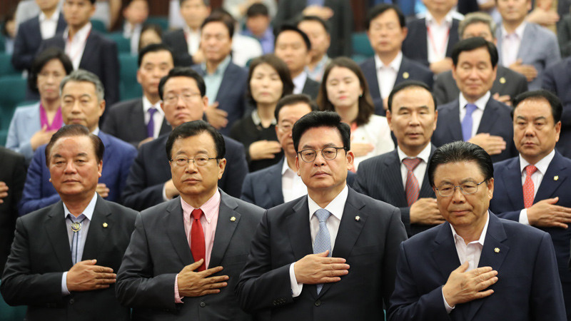 국민들 논란, 대선토론 품격 없어…국힘당 당권 거래설 갈등 고조