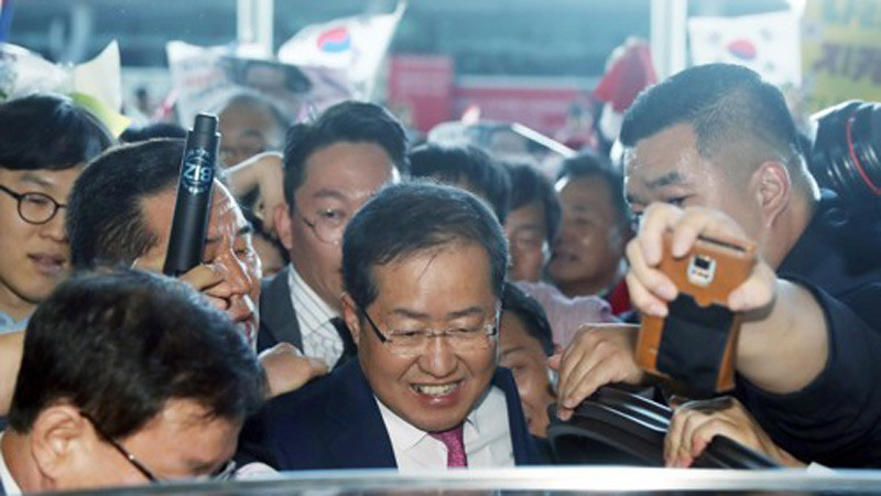홍준표 전 대구시장, 미국 하와이 38일 체류 후 귀국... 국가 안정 위해 정치보복 피하고 국민통합 강조