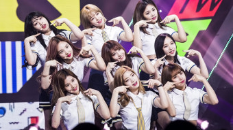 트와이스, 日 데뷔앨범 판매 10만 장 돌파…