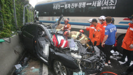경찰, 영동고속도로 빗길사고 버스업체 압수수색