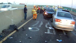 김포 한강로서 7대 추돌 사고…1명 사망