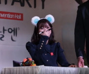 [스브스타] 아이유 사인회에 깜짝 등장한 효리네 민박 삼남매 둘째