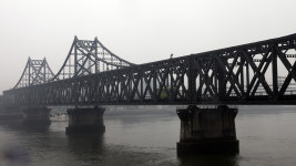 中, 단둥 대북 무역회사들에 압록강 대교 임시폐쇄 통지