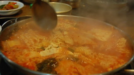 [뉴스pick] 양은냄비에 김치찌개·라면 끓일 때 조심해야 하는 이유