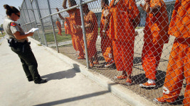 미 뉴욕주, 교도소 수감자들에 태블릿 PC 제공키로