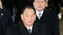 김영철 등 北 대표단 농성 중 통일대교 대신 우회로 이용