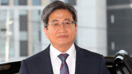 김명수 대법원장, 블랙리스트 파문에 