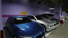 [현장 포토] BMW는 따로 주차하세요…전용 주차구역 등장