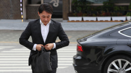 보물선 사기 의혹 최용석 신일해양기술 대표 경찰 출석