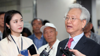 '문재인 공산주의자' 발언 고영주 무죄…