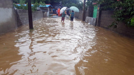 [현장 포토] 폭우에 순천 용촌천 범람…물에 잠긴 마을회관