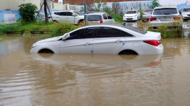 [현장 포토] 시간당 60㎜ 물폭탄 순식간에 하천으로 변한 광주 도심
