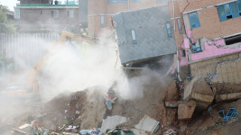 [현장 포토] 지반 붕괴 나흘째…철거되는 상도유치원