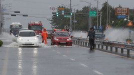 [현장 포토] 태풍 지나간 지 얼마나 됐다고…제주 또 물바다