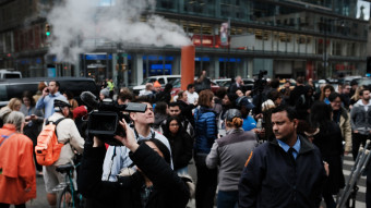 생방송 앵커들 '혼비백산'…폭발물 소포 날아든 CNN '대혼돈'