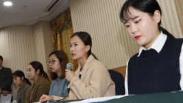 팀 킴 "팬 선물도 감독이 먼저 뜯어…감독 가족 독식 위해"