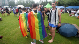 신학대학원생, 무지개색 옷 입고 예배 사유로 징계…불복소송