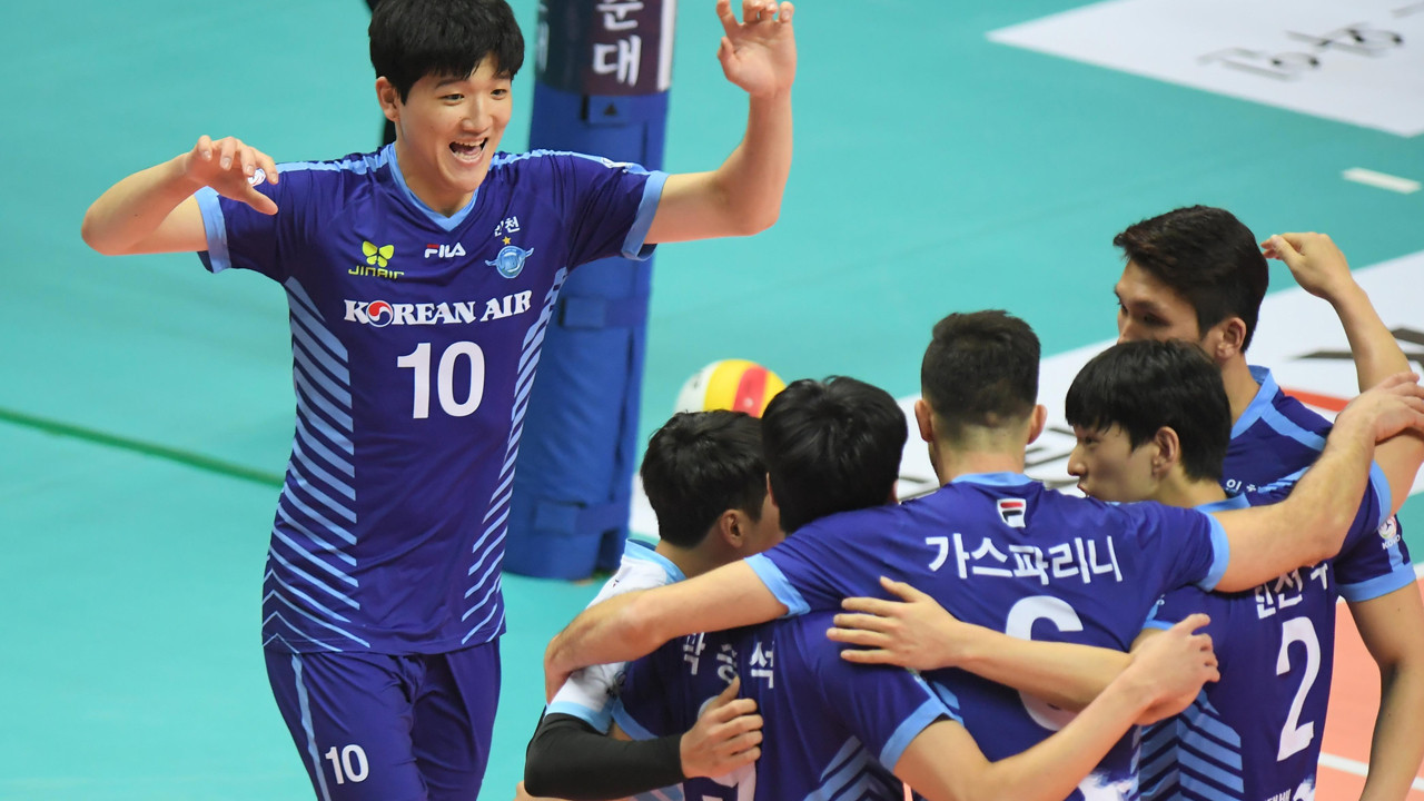 대한항공, 삼성화재 꺾고 역전승 달성…막심 선수 34득점 주목