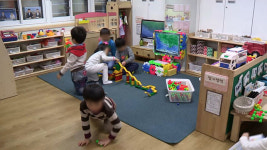 어린이집·유치원 교사 8만명 늘려야…소득 따라 차등 지원