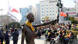 부산 강제징용 노동자상 시민단체에 반환…설치 장소 28일 결정