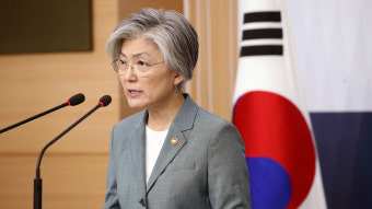 한일 외교장관, 첫 회담에서 미래지향적 한일관계 강조