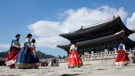 인권위 성별 맞는 한복 입어야만 고궁 무료관람은 차별