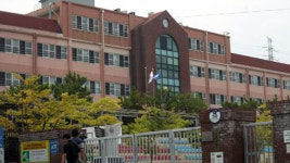 검찰 웅동학원 허위공사 의혹 중학교·관계자 자택 압수수색