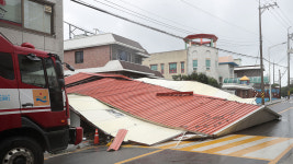 벽돌 떨어지고 유리창 깨지고…광주·전남 태풍 피해