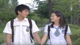 [스브스타] 16년 전 반올림 추억 소환…고아라·유아인의 다정한 투 샷