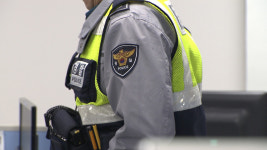 룸살롱 황제 뒷돈 받은 전직 경찰, 7년 도피 끝 재판에