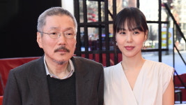 [스브스타] 베를린 일정 후 귀국한 홍상수-김민희, 동네 세탁소서 포착