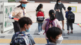 [현장] 얘들아 어서 와!…만반의 준비한 3차 등교