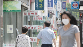 주말 이틀간 마스크 701만7천장 공급…출생연도 상관 없이 구매