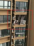 [월드리포트] 中 태풍에 아파트 창문 '우수수'…사망 책임 논란