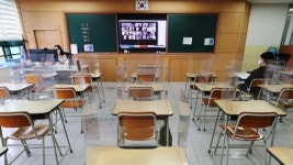 서울 초등 1학년 19일부터 매일 등교한다…중1도 등교 확대