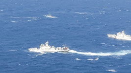 경주 어선서 구조된 한국 선원 4명 구명조끼 입고 나갔다